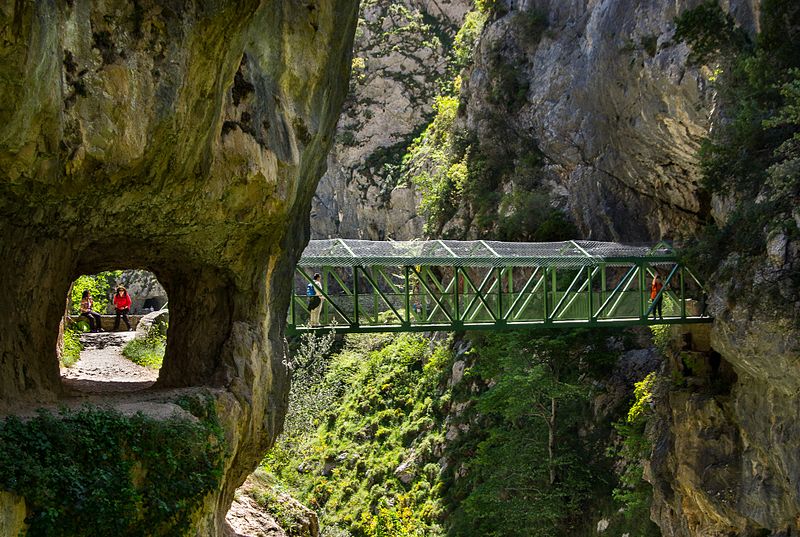 Sentier du Cares