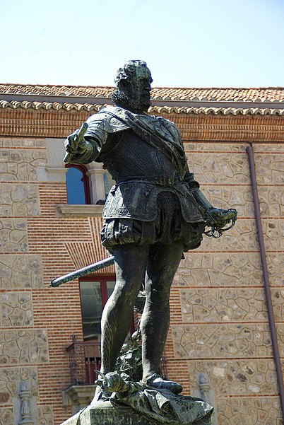 Monument to Álvaro de Bazán