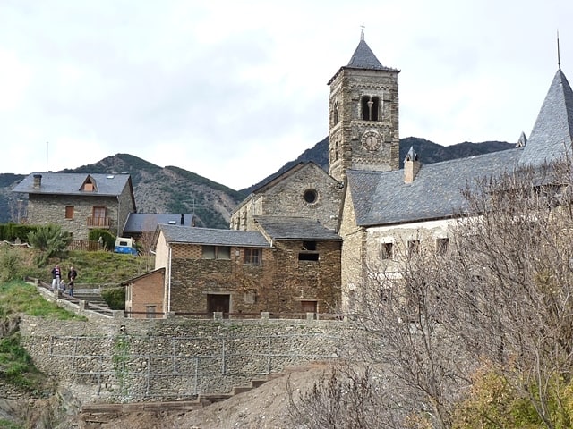 Tírvia, Spanien