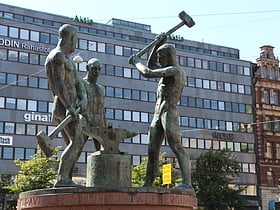 Three Smiths Statue