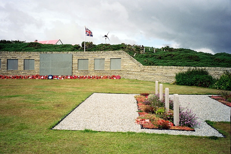 blue beach military cemetery at san carlos falkland wschodni