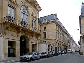 Rue de Valois