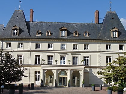 chateau de fremigny regionaler naturpark gatinais francais