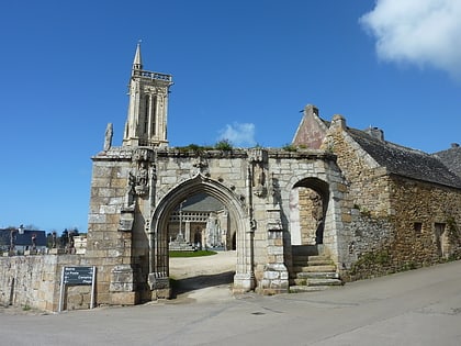 Saint-Jean-du-Doigt Parish close