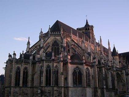 basilica catedral de san quirico y santa julieta nevers