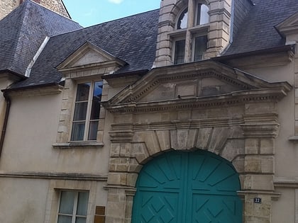 Porte de l'Ancien Hôtel du Comte de Lonlay