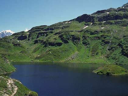 lac de pormenaz reserve naturelle nationale de passy