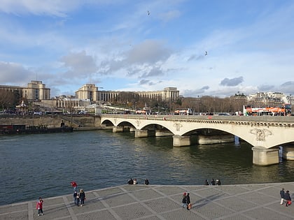 pont diena paryz