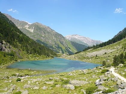 lac de suyen parc national des pyrenees
