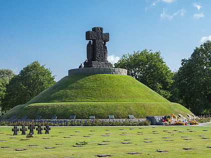 cementerio de guerra aleman de la cambe