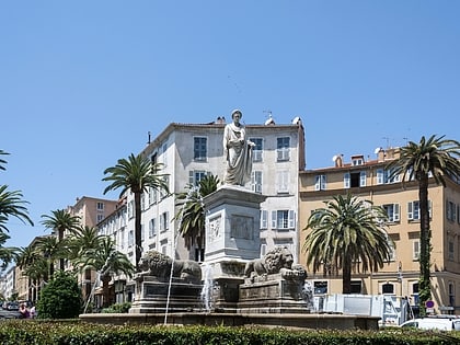 statue de napoleon empereur romain ajaccio