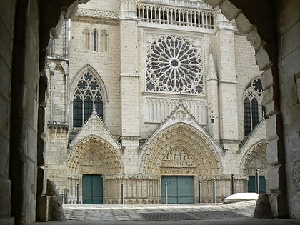 basilica catedral de san pedro de poitiers