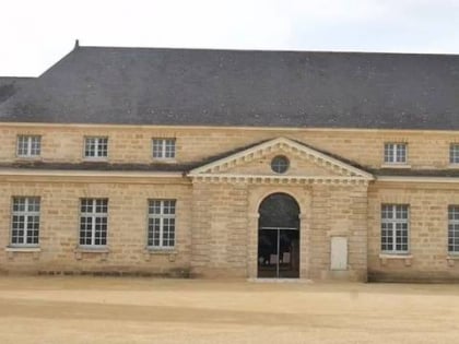 aux anciens commerces doue la fontaine