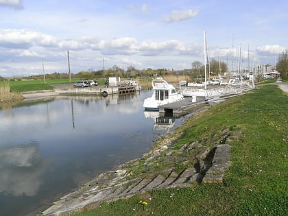 Canal maritime de Marans à la mer