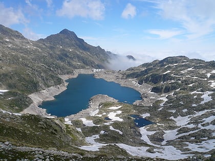 lac de migouelou parque nacional de los pirineos