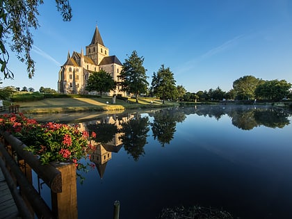 abadia de cerisy la foret