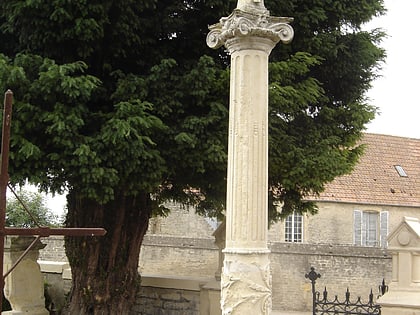Croix du cimetière de Luc-sur-Mer