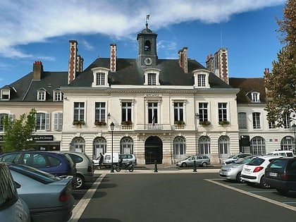 city hall chateaudun