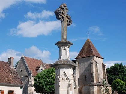 Église Saint-Martin d'Ainay-le-Vieil