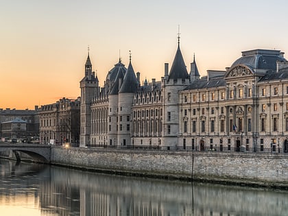 conciergerie paryz