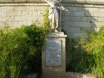 statue du millenaire capetien avinon