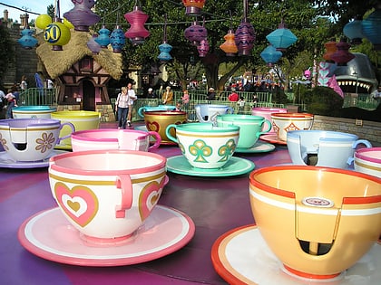 mad hatters tea cups chessy