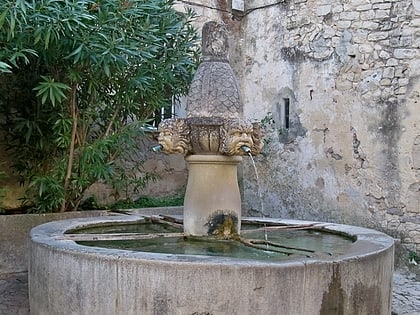 Fontaine des Mascarons de Séguret