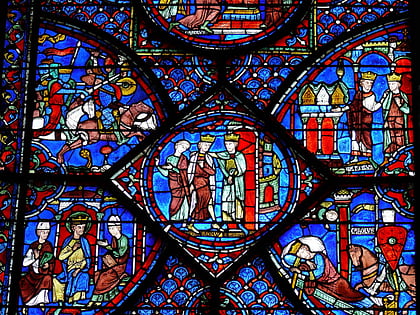 stained glass windows of chartres cathedral