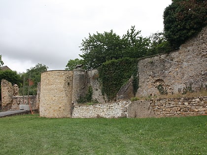 fortifications dainay le chateau