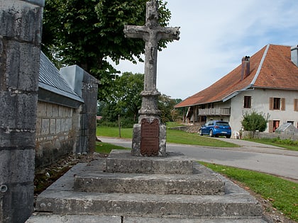 Croix de la chapelle de Goux-les-Usiers