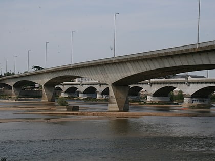 pont rene thinat orlean