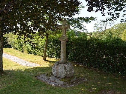 Croix du cimetière de Malloué