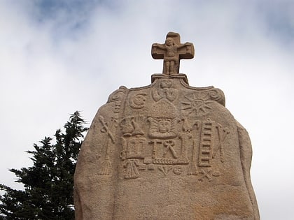 menhir de saint uzec pleumeur bodou