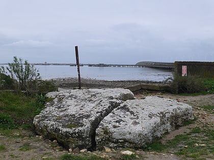 dolmen dors dit la piare isla de oleron