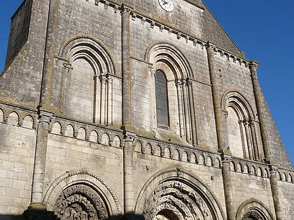 Église Saint-Pierre de Pont-l'Abbé-d'Arnoult