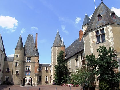 chateau des stuarts aubigny sur nere