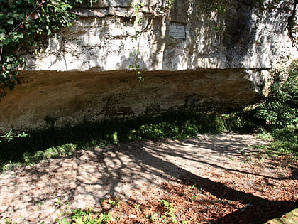 cro magnon rock shelter les eyzies de tayac sireuil