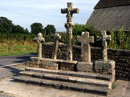 the five crosses ploubezre
