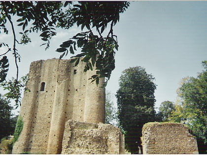 chateau de pouzauges