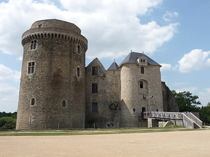 chateau de saint mesmin saint andre sur sevre