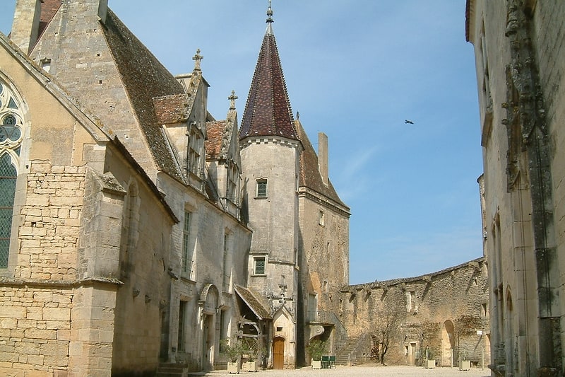 burg chateauneuf en auxois