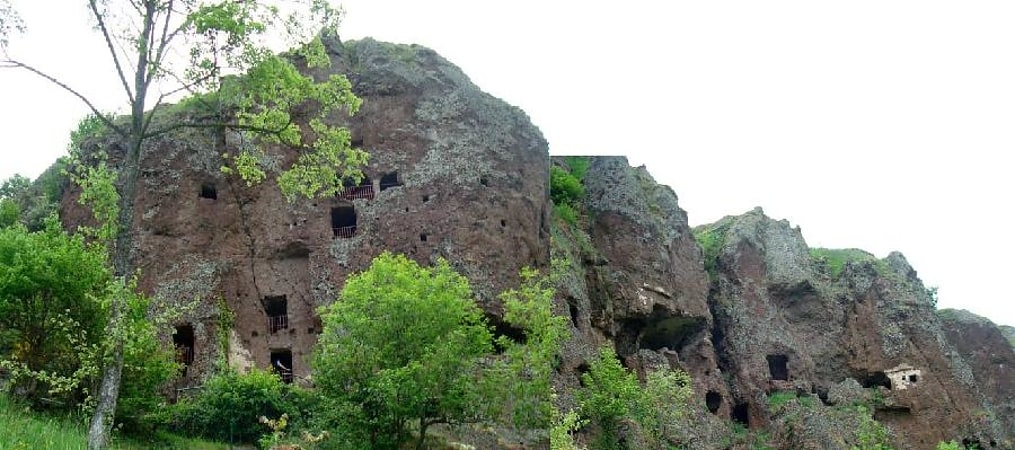 grottes de jonas saint pierre colamine