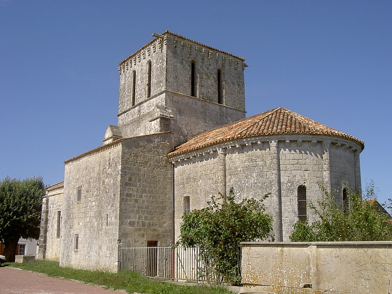 eglise saint pierre de lussant