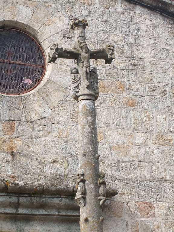 croix monumentale du crestet le crestet