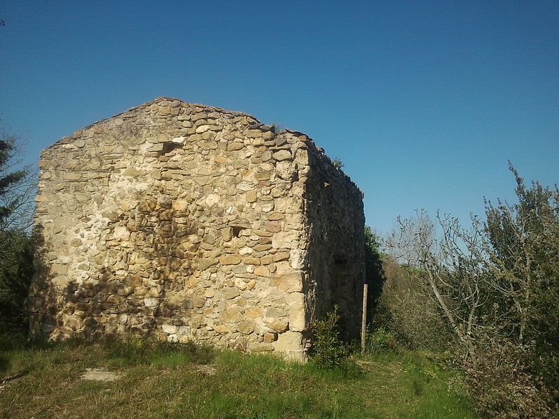 vestiges de la chapelle saint vincent fourques