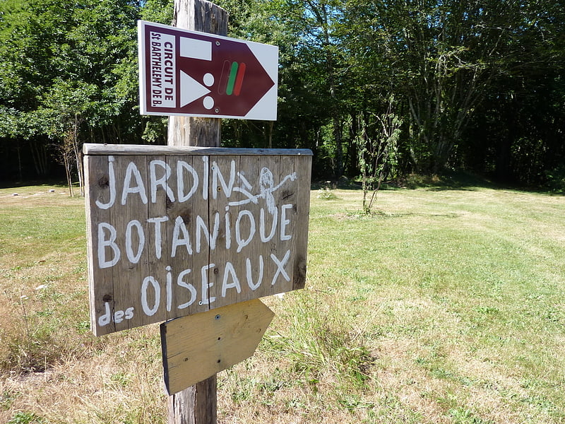 jardin botanico de los pajaros saint barthelemy de bussiere