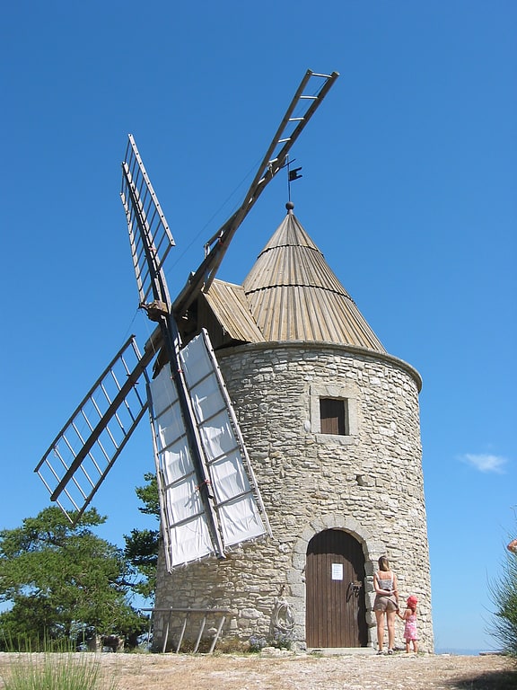 moulin saint elzear de montfuron