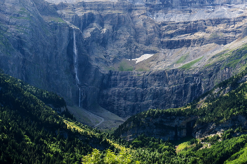 grande cascade de gavarnie park narodowy pirenejow