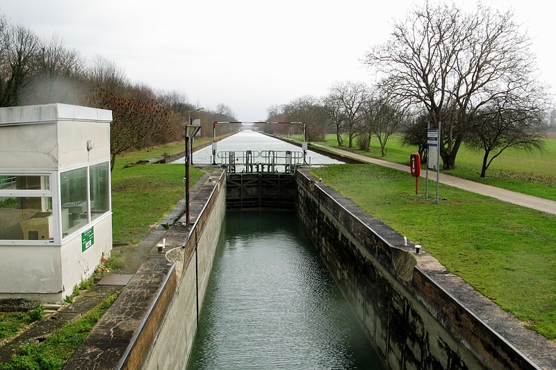 canal de laisne a la marne berry au bac