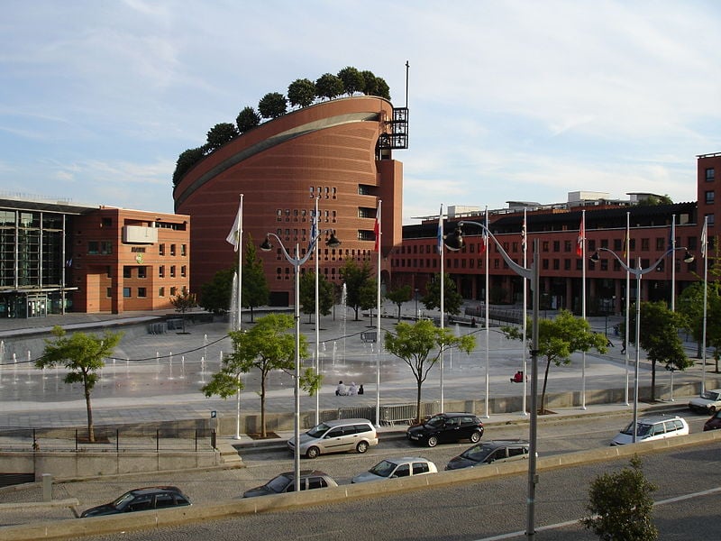 catedral de la resurreccion y san corbiniano evry